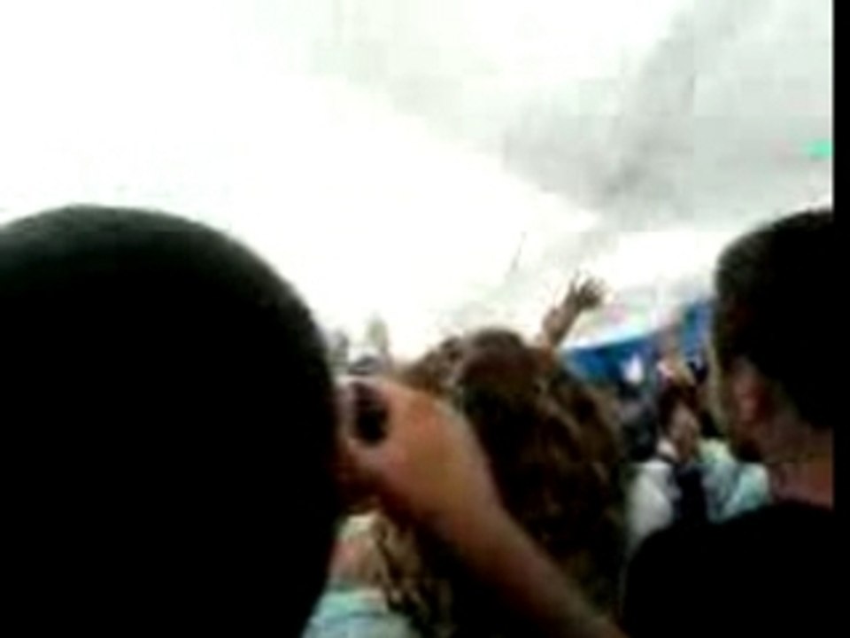 sous le tifo du virage nord au Vel'