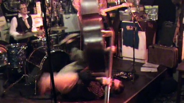 the hot chickens en concert a la mouffe