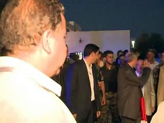 Sarkozy et Cameron en route pour Tripoli, une visite "historique"