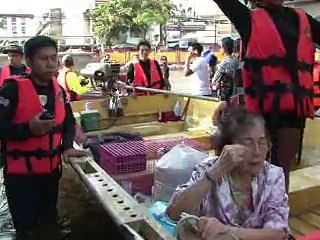 La Thaïlande en "mode de crise", un aéroport de Bangkok inondé