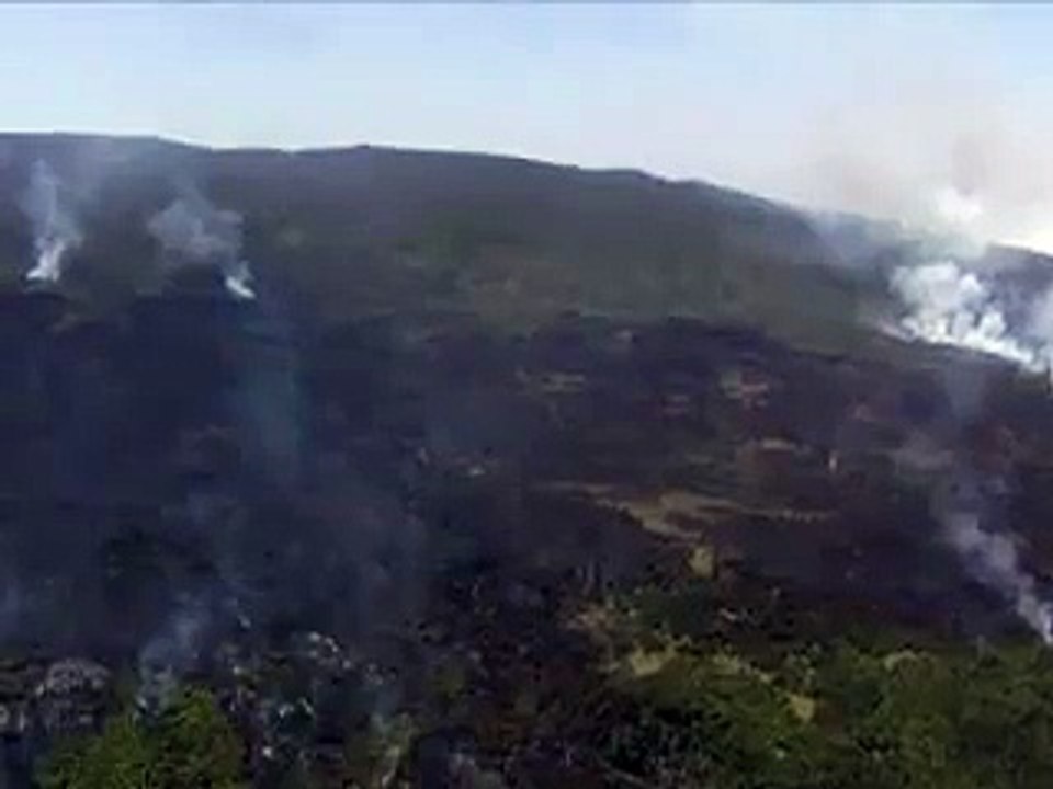 Incendie à La Réunion: en pleine polémique, Guéant annonce l'envoi d'avions bombardiers d'eau