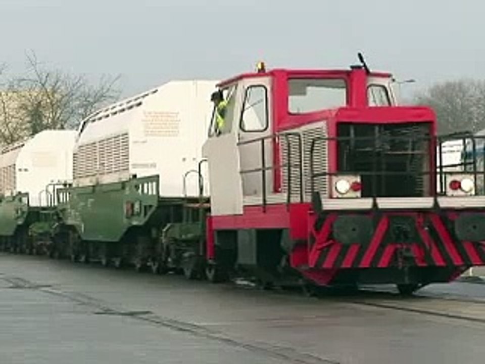 Déchets nucléaires: militants et forces de l'or...