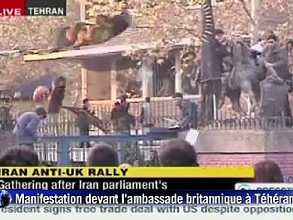 Des manifestants iraniens pénètrent dans l'ambassade britannique à Téhéran