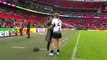 VIDEO – Irlande-Roumanie : un joueur de rugby demande sa copine en mariage sur la pelouse de Wembley