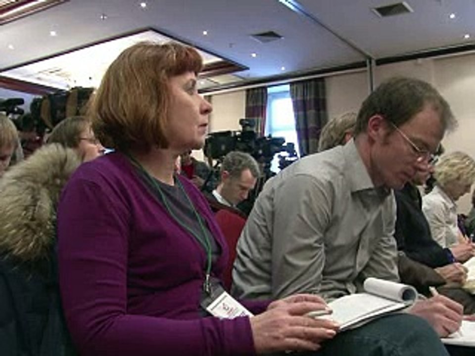 Législatives : des milliers de Russes protestent, 300 interpellations