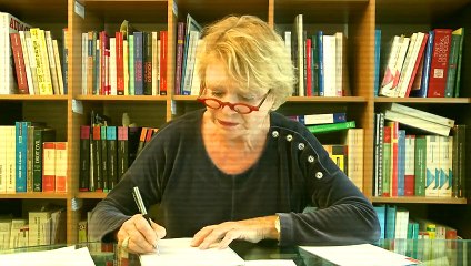 Eva Joly se moque de son propre accent dans une vidéo