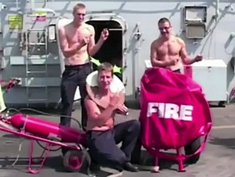 La Royal Navy vous souhaitent joyeux Noël avec humour