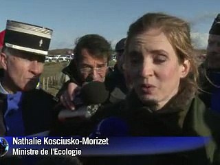 La tempête Joachim a traversé la France, indignation après l'échouement d'un cargo