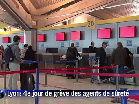 Aéroports: la grève se poursuit mardi et s'étend à d'autres aéroports