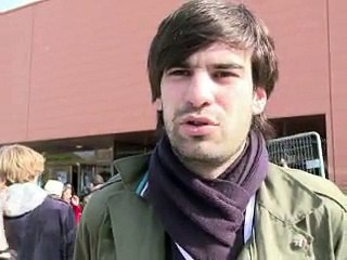 Sarkozy accuse Hollande de double discours sur la finance