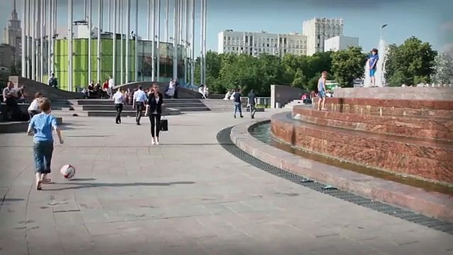 Elle arrache ses vêtements pour Poutine