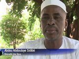 Mali: Touré démissionne, des islamistes revendiquent le rapt de diplomates