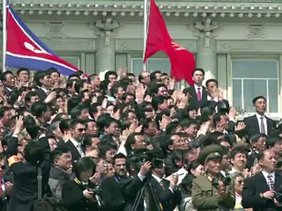 Corée du Nord: Kim Jong-Un évoque l'arme nucléaire lors de son premier discours public