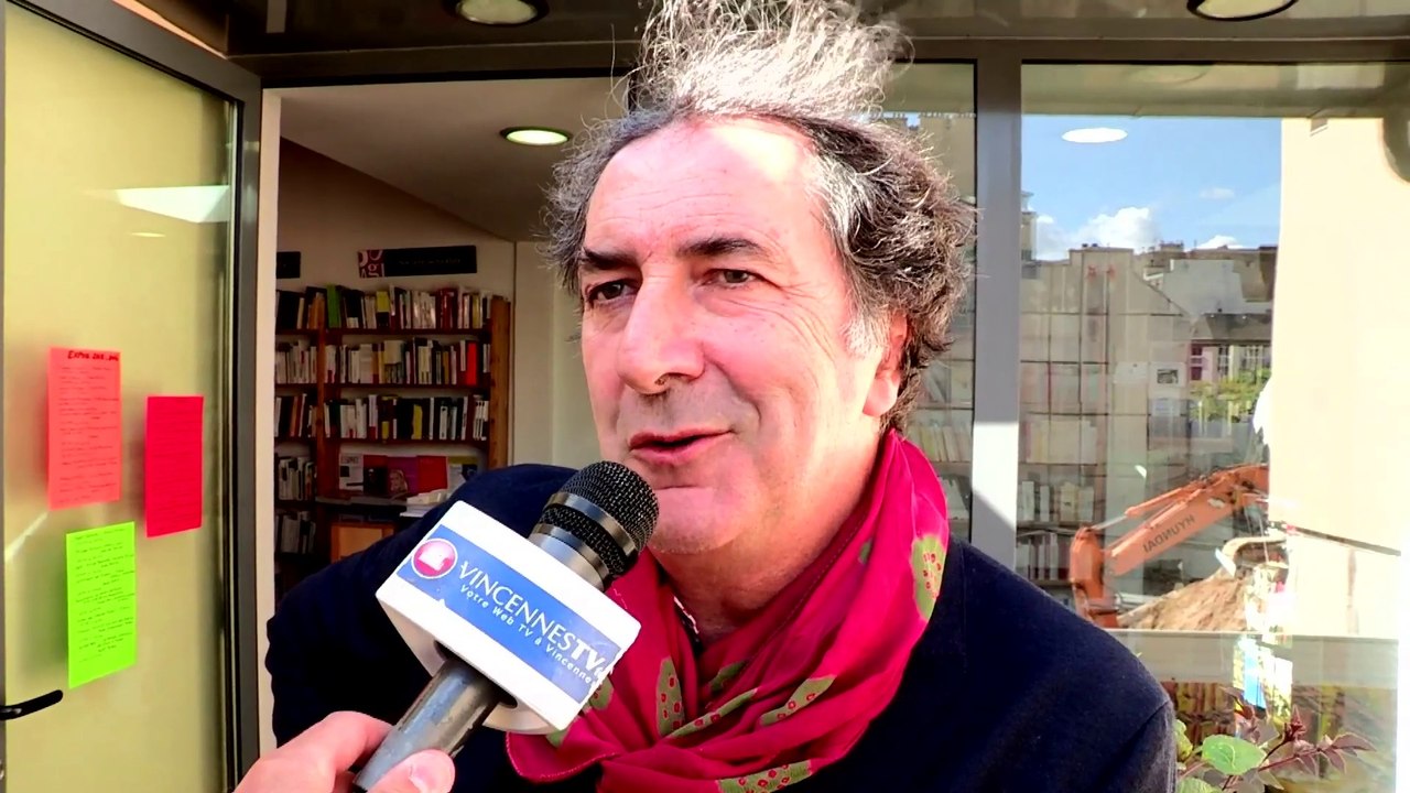 François Morel à Vincennes chez Millepages pour "les Chroniques 2013 - 2015" de France Inter