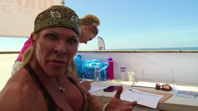 Tierischer Spaß: Surf-Champions auf vier Pfoten