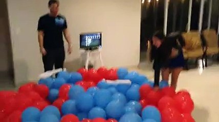 Jumping On Balloons Big Fail - VideosMunch