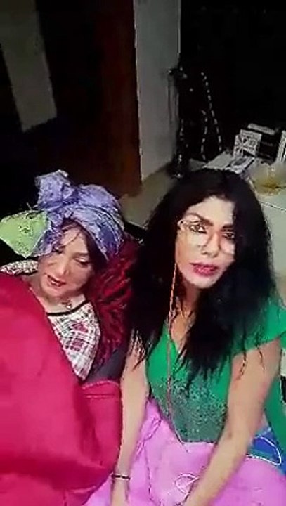 أسمع حراير تونس فاش تحكي والله معاد تفهم شي في هل بلاد !!!! ملا حالة