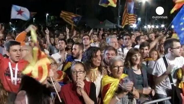 رئيس الوزراء الإسباني يرفض انفصال كاتالونيا ويدعو إلى الحوار ضمن إطار القانون