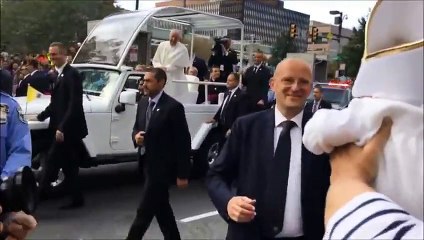 Ce "bébé pape" a beaucoup fait rire le pape François