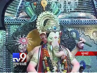 Lalbaugcha Raja shocking incident : Video of Mumbai police mercilessly beating woman - Tv9