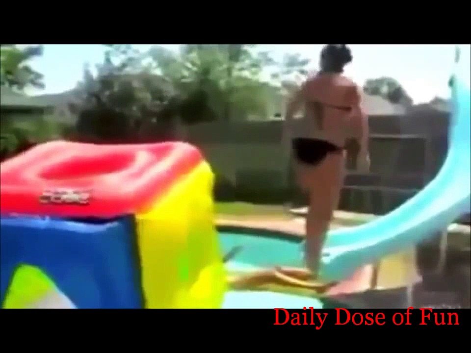 Lucu Bikini Gadis Gagal (Seksi Bikini Gadis Fail Compilation) - Harian Dosis Menyenangkan