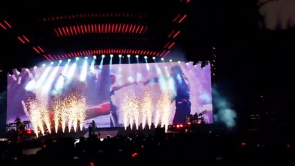 72 YO GMA Shocked at Taylor Swift Concert by Mick Jagger