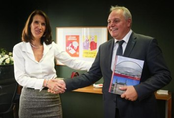 Passage de témoin entre Hervé Jamar et Sophie Wilmès