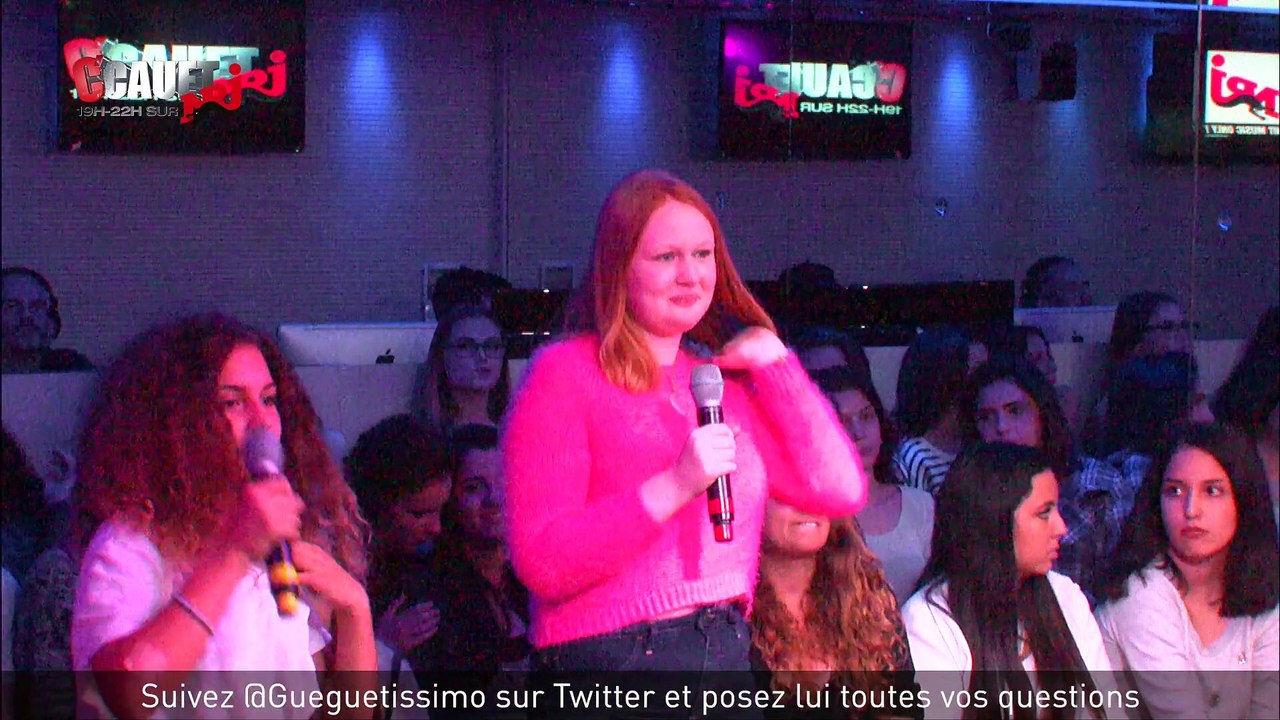 Selena Gomez donne des hugs à ses fans
