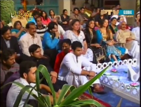 Punjabi song by Arif Lohar and Sanam Marvi(Virsa heritage PTV Live)- Main dadhi kohji