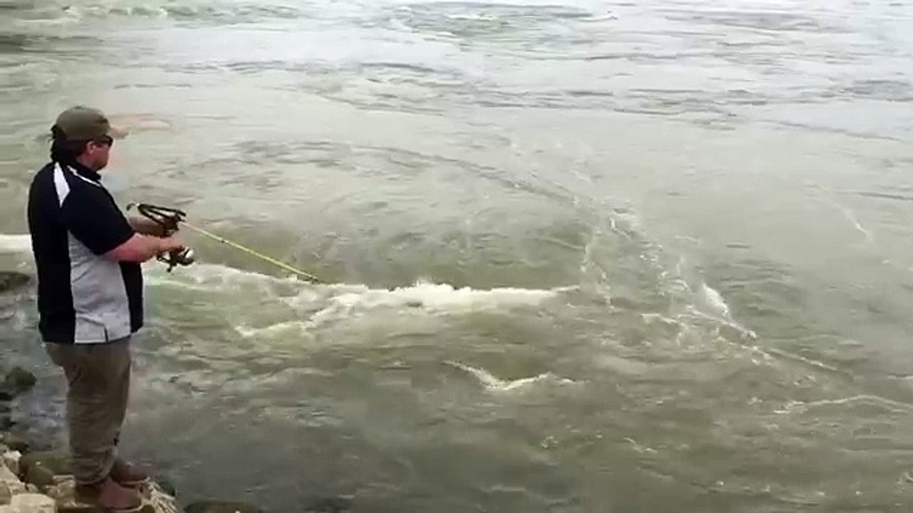 Partie de pêche avec un slingbow