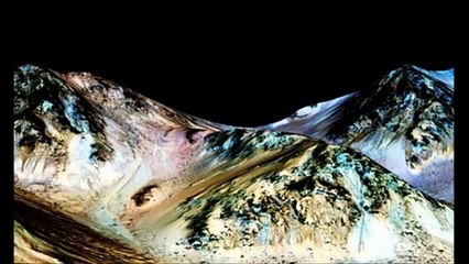 Martian salt streaks 'painted by liquid water'