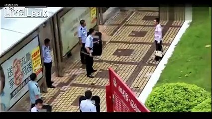 Police takes down man with knife in street