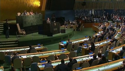 Hollande sur la Syrie : "On ne peut pas faire travailler ensemble les victimes et le bourreau"