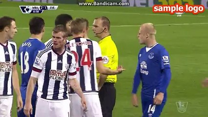 Descargar video: Chris Brunt Fight Whith Seamus Coleman West Bromwich Albion 2-1 Everton