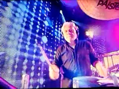 SAL DA VINCI GIGI FINIZIO e GIGI D'ALESSIO -NAPULE - Live da Caserta