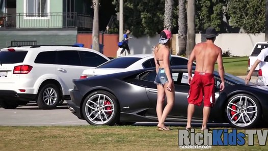 SEXY GOLD DIGGER PRANK LOL SEXY GIRLS PICKING UP GIRLS Dailymotion Video