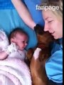 Il dolce risveglio del neonato e del suo cucciolo tenerezza infinita