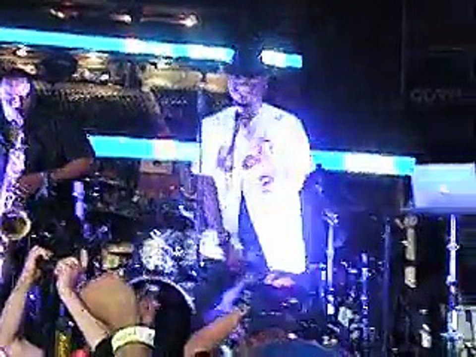 Citi Field Concert 08-15-2015: Ne-Yo - Because of You & Nobody