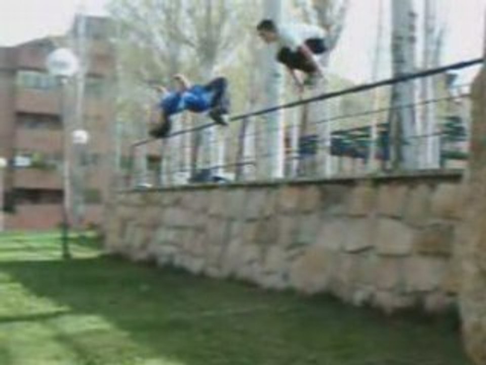 Trailer code parkour y triks