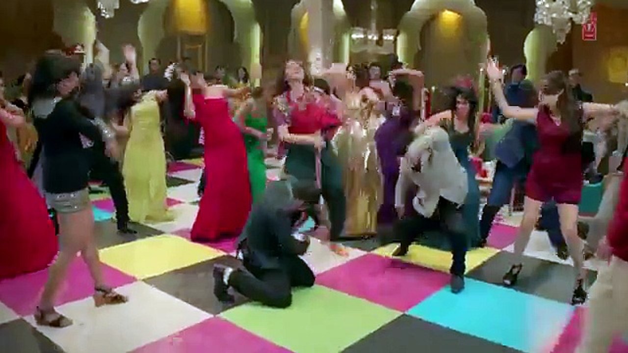 'Abhi Toh Party Shuru Hui Hai' FULL VIDEO Song _ Khoobsurat _ Badshah _ Aastha - YouTube