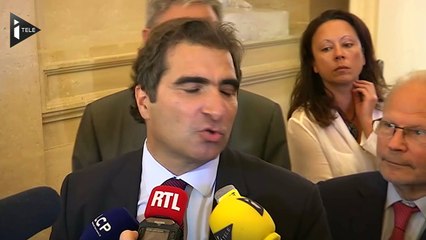 Emmanuel Macron fait l'unanimité contre lui