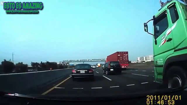 Camion Se Voltea Y Aplasta Varios Vehiculos Accidentes Fatales