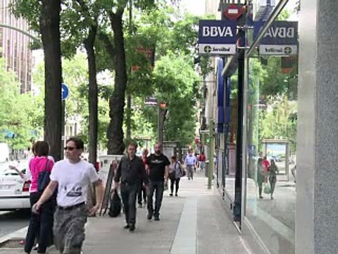 L'Espagne accepte une aide pour ses banques, avant d'affronter les marchés