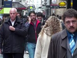 L'Argentine sonne la fin du "corralito" mais des plaies restent ouvertes