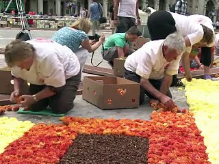 La Grand-Place de Bruxelles décorée d'un tapis de 600.000 bégonias