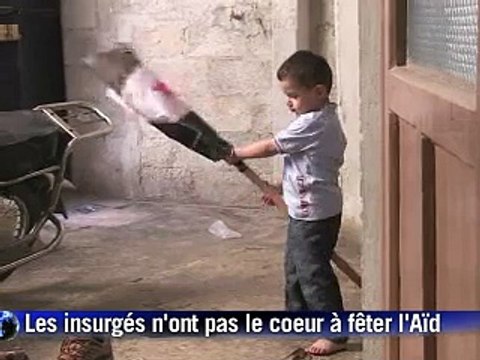 Syrie: Assad à la mosquée, opposants dans les rues, fin de la mission de l'ONU