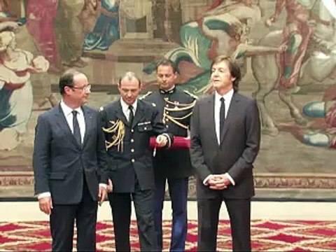 Paul McCartney décoré de la Légion d'honneur par François Hollande