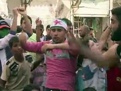 Syrie: les rebelles abattent un hélicoptère, tension à la frontière turque