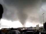 Tornade filmée à Plan-de-campagne