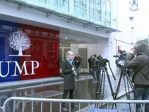 En crise ouverte, l'UMP est suspendue à la médiation difficile de Juppé